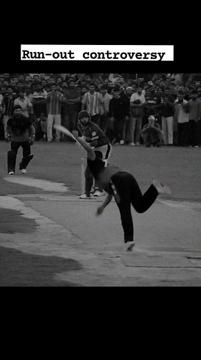 Cricket Law 29.1 (Run-out Rule): If one bail falls accidentally, the keeper must remove the other bail or uproot a stump with the ball in hand to run the batter out. Otherwise, it's not out. #sultanwarriorsbaramulla #royalgoodwillcricketclub #viralchallenge #king #running #runout #viralvideochallenge #news #cricket #cricketlovers | Commentator Nawaz