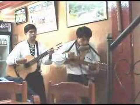 Peruvians playing "Flight Of The Condor"(Zampona & Charango)