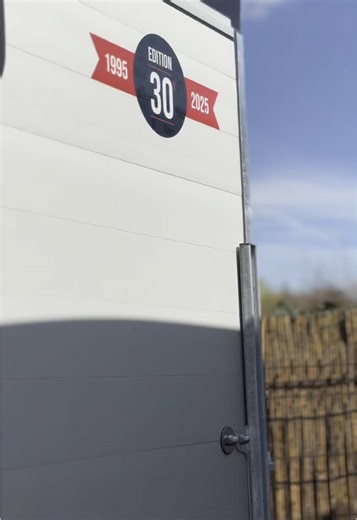 Why settle for ordinary when you can experience exceptional? The Cheval Liberté Touring XL is designed with one purpose in mind: to provide your horses with the comfort and safety they deserve, while making every journey as smooth as possible. Watch as we take you up close to the details that elevate your travels. #ChevalLiberté #TouringXL #BraydonTrailers