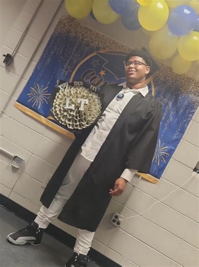 1yr down Little Bro it hasn't been that bad...just know we gonna hold YOU down til it's yo last...the great 8 the baby of the bunch #2boys6girls#FREELT #COUNTINGDOWN @Lauren💕 @ksg_csharp @lifeofkelsey @KB❤️ @Justin Hampton @Kaitlin Bell @Makayla.b💕