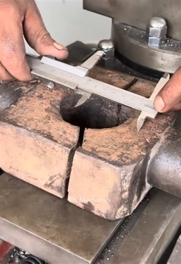 Broken Spider Joint? Watch This Extreme Welding Repair!…? #W#WeldingM#MechanicLifeE#ExtremeRepairM#MetalWorkEngineeringUKUSA🇱🇷