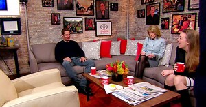 Josh Holloway sings “Frozen” in the Toyota Green Room