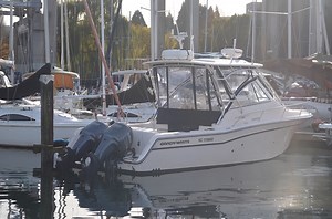 Grady-White Express 305 2007 Used Boat for Sale in Richmond, British Columbia - BoatDealers.ca