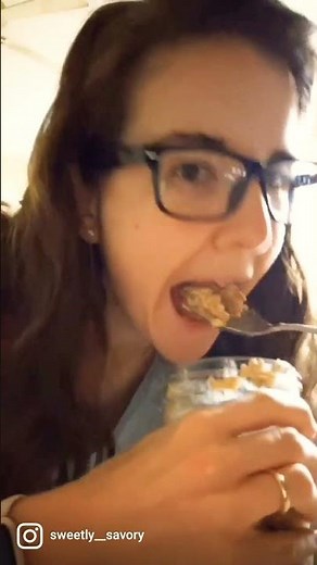 Let's make Applesauce Overnight Oats!