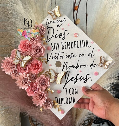 Christian Graduation Cap Topper | Gracias a Dios Soy Bendecida | Floral Grad Cap Decoration - Etsy UK