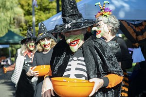 Salem events from Oct. 24-30: A Halloween bar crawl, masquerade ball and spooky cinema - Salem Reporter
