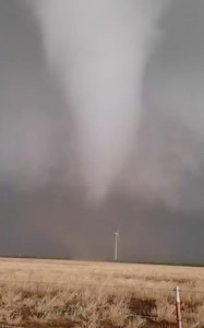 Large Tornado yesterday near Vernon, Texas Permission: Jake Nea | Live Storm Chasers