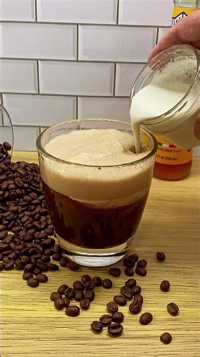 Chocolate Orange Espresso Cocktail (4 Ingredients!) #coffeecoctail #espresso #aperol