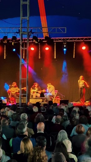 126K views · 6.2K reactions | Warwick Folk Festival y’all! ✌Warwick Folk Festival #buckdance #flatfoot #clogging | Hillary Klug | Facebook