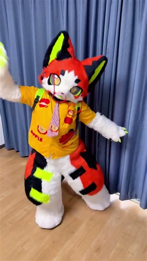 I accept custom orders for fursuit.Check my furheads on my web. The web link in my bio.
