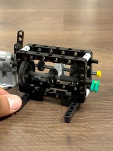 Very Simple Gearbox Demonstration (Gear Ratios Explained) #lego #technic #legotechnic #gearbox #gearratios #mechanical #engineering #mechanisms #gears #transmission #experiment #science #physics #mechanics | Bricks Master Builders