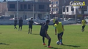 ⚽#Deporte El Club Independiente FC de Machala jugó un partido en el estadio de Catamayo, ante un equipo Lojanos Sporting con el propósito para fichar jugadores. Así lo explica el dirigente. Marcador fue al final del partido Independiente anoto 5 tantos a 3, derrotando a los anfitriones. | Gaceta1 | Facebook