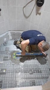 Easy way to slope a shower pan 🤩🤩🔥🔥 #diy #tile #bathroomremodel #shower #homeimprovement #bathro #plumbing #plumber #plumberlife #plumbinglife #plumbersoftiktok #wellwater #bleach #hydronyc #response #kitchen #compression #plumbingtok #plumbingchronicles #plumbproud #waterpressure #pressurereducingvalve #homehacks #waterhacks #plumbingrepair #reels #reelsvideo #reelsviral #serviceplumber | Bathroom Remodeling Teacher