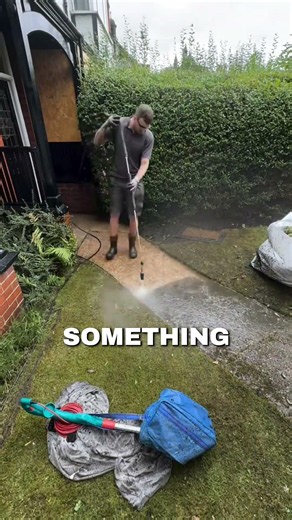 My customer made a huge mistake not to clean his whole house? #pressurewashing