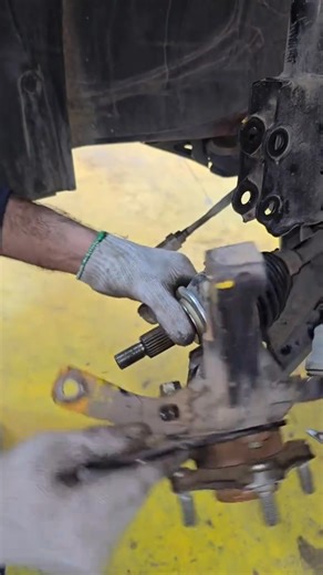 2K views | Suzuki Vitara wheel bearing replacement guide automotive Autotech | Mechanical Master F1 | Facebook