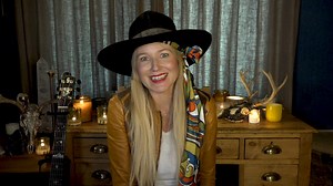 Jewel On Working With Dolly Parton | AXS TV