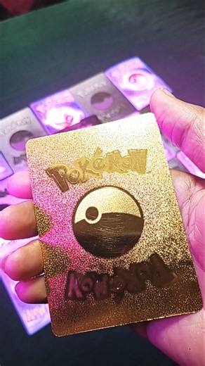 #pokémon card Charizard V Max gold