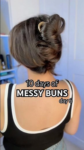 Easy messy bun tutorial with French pin😍 #easyhairstyles #hairstyle #messybun