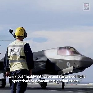 TINGNAN: Tatlong squadron ng F-35B Lightning jets ang nagsagawa ng operasyon mula HMS Queen Elizabeth pa-USS America sa Philippine Sea. Bahagi ito ng malaking joint exercises ng mga navy ng Japan, Estados Unidos, at United Kingdom. Layon ng mga pagsasanay na masubok ang kakayahan ng 3 bansa na epektibong makapagsagawa ng mga operasyon ang bawat navy nila. (📹: Royal Navy/Facebook) BASAHIN ang kaugnay na ulat: https://news.abs-cbn.com/news/05/24/21/uks-most-powerful-naval-ship-to-sail-through-phi