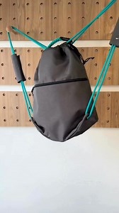 我哋非常受歡迎嘅索繩背囊, 第四代, 終於推出了! 新款增添咗放鞋網袋隔, 仲有外置嘅籃球網袋, 用嚟行山做運動最適合不過! Order here: https://www.fungoliashop.com/products/a-000a001a57a-gen-4-premium-drawstring-backpack?variant=49735721681189 | Fungolia