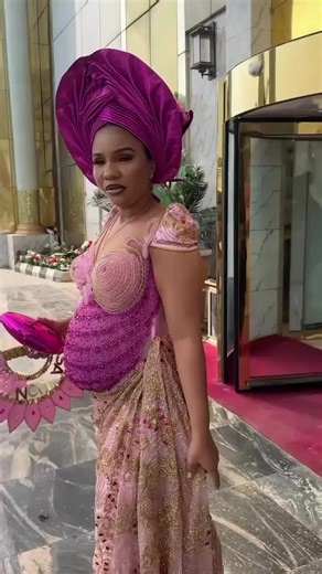Pregnant Bride Stuns in Traditional Wedding Outfit