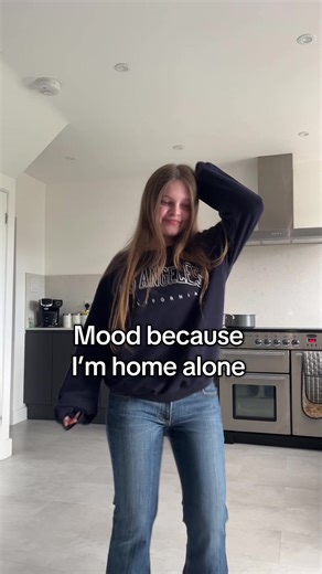 Ignore that I can’t dance #homealone #alone #kitchen #peace