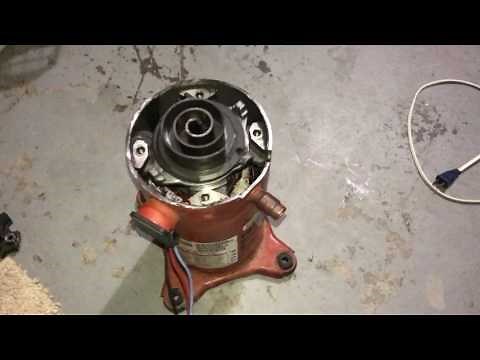 Cut open scroll compressor running.