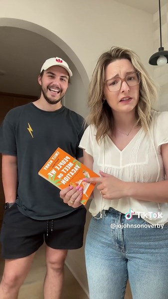 Exploring Life's Adventures with 'People We Meet on Vacation' by Emily Henry