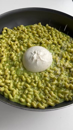 Creamy Pesto Pasta Recipe: Delicious and Easy to Make