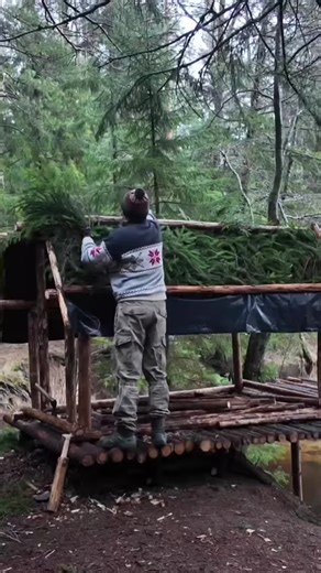 27K views · 765 reactions | Winter camping building a cozy log cabin on the river Bank #diy #bushcraft #shelter | Mountain Cabins | Facebook