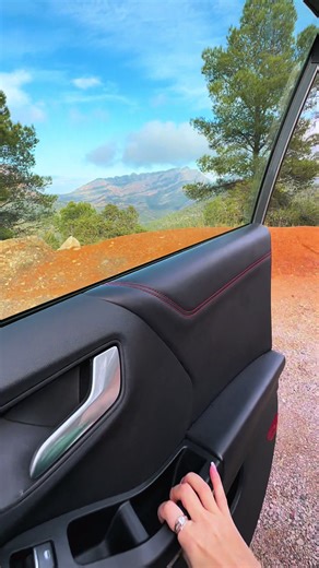 Videos de 🖤_Linara Daniels_🖤 (@li_error_404) con “Тут і зараз - Nataliia Rusnak”