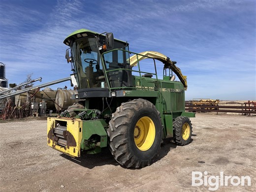 1995 John Deere 6810 2WD Self-Propelled Forage Harvester | Agriculture
