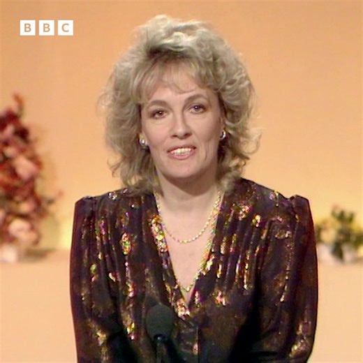 1986: How to spot the upper class. #OnThisDay 1986: Australian anthropologist Allan Pease took to the streets of Park Lane in London along with Esther Rantzen to see if they could identify upper class people by their body language. Clip taken from That’s Life, originally broadcast on BBC One, 9 February 1986. | BBC Archive