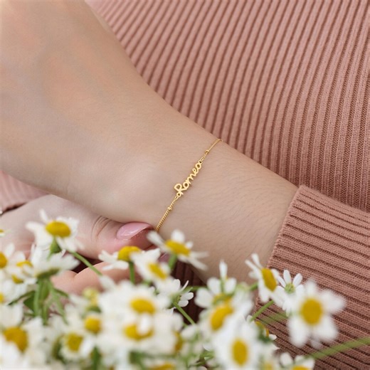 Dainty Script Name Bracelet by Kyuc Studio – Adjustable Ball Chain – Minimalist Personalized Gifts for Her – Mom Gift - Etsy