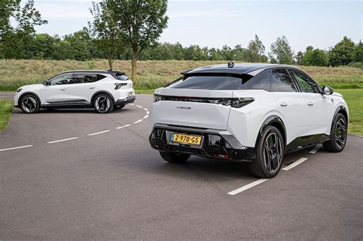 Peugeot e-3008 vs. Renault Scenic E-Tech - Vergelijkende