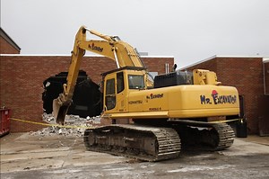 Richmond Heights begins demolition of old high school; new school is ‘fresh and clean’