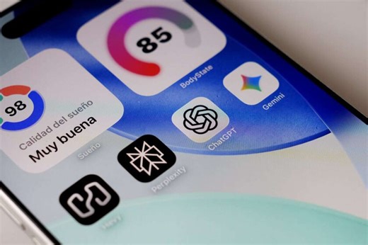 La última beta de ChatGPT esconde referencias a anuncios. Si tienes un iPhone, hay una puerta trasera para seguir usándolo gratis y sin publicidad