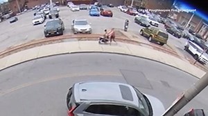 A woman and two small children narrowly missed a manhole explosion. | LOCAL 12, WKRC-TV