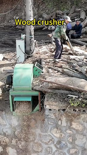 Wood crusher is a kind of mechanical equipment used to process wood into wood chips, wood powder or small wood chips and other smaller particles, the following will be carried out from its working principle, structural composition, performance characteristics, application fields and other aspects#treemushroomcrusher #treestrawcrusher #treebranmill #treemulti-functionmill #treedoublerotormill #Camphorwoodcrusher #treeheadmill #treesawdustcrusher #treemushroommaterialcrusher #treedebriscrusher