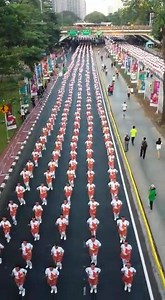 22 reactions | Video on Mass Poco-poco Dance performed by 65,000 participants to break the Guinesss World Book of Records along Bung Karno Sprts Stadium to Merdeka Barat Roads Jakarya, 5 August 2018. RRI is one of the participants. | The Voice of Indonesia | Facebook