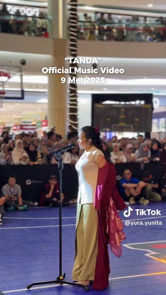 Rilis Musik Video 'Tanda' oleh Yura Yunita