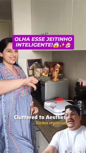 Agoraacheitudo/ Achadinhos de casa on Instagram: "OLHA ESSE JEITINHO INTELIGENTE! 😱 Bancada lotada por causa do micro-ondas? 👇 🍽️ A solução que organiza tudo no mesmo lugar: 👉 Retire o micro-ondas da bancada 👉 Instale um suporte próprio para micro-ondas 👉 Encaixe o micro no suporte 👉 Use o espaço extra para guardar tudo que ficava espalhado Resultado? ✔️ Bancada organizada ✔️ Tudo no mesmo lugar ✔️ Sem reforma e sem bagunça 👌✨ 💡 Simples, prático e funcional! 📌 LEGENDA (estilo Agora Ach