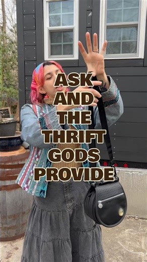 My analog life is slowly but surely coming together 💖😍 #thriftstorefinds #thriftfinds #analogmusic