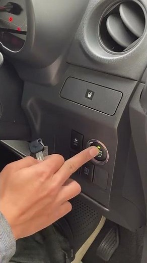 【ダイハツ車】リモコンタイプではないスペアキーのエンジンの掛け方【かざすだけ】 #Shorts