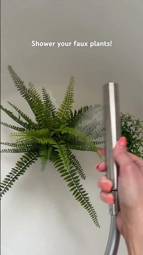 Time saving cleaning hack: How to easily clean faux plants 🪴