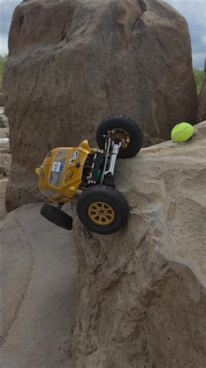 Lemming V2 DLUXe - ALL GRIP (4.75x2.2 Rock Bumps) #rccrawler #competition #gold ‪@JConceptsLive‬