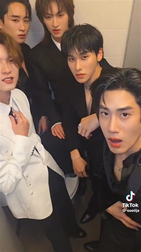 Mắc cỡ quá 😭 NAMPING GLOWS AT HOWE2025 HOWEAWARD25 TFO SHOW #HOWEAWARDS2025xDMD | Late Dinner Stories - Chuyện nhà KengNamping và TleFirstone