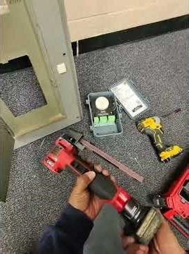 “Electrician Hacks: Installing a Timer in a Strange Place!”