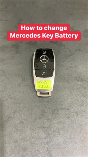 How to change Mercedes-Benz Key Battery #mercedesbenz #MercedesKey #keybattery #importcar #RECONCAR #reconcarmalaysia #cstan www.tancheesiang.com