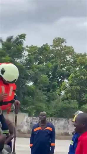 155K views · 2.6K reactions | Watch a woman undergoing training with the Ghana National Fire Service as she completes an obstacle course. #ghanaweb #ghanawebtv | GhanaWeb | Facebook